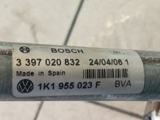 bontott VW GOLF V Első Ablaktörlő Szerkezet Motorral