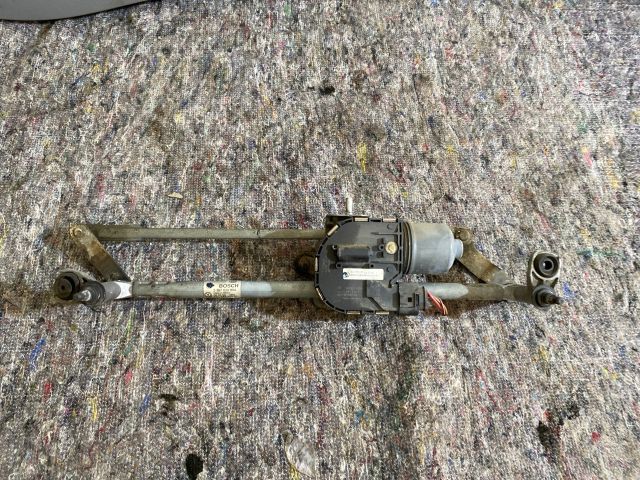 bontott VW GOLF V Első Ablaktörlő Szerkezet Motorral