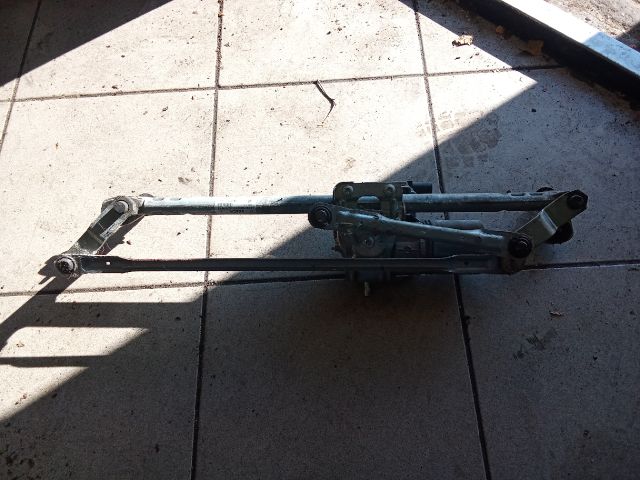 bontott VW GOLF V Első Ablaktörlő Szerkezet Motorral