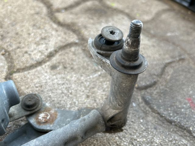 bontott VW GOLF V Első Ablaktörlő Szerkezet Motorral