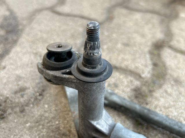 bontott VW GOLF V Első Ablaktörlő Szerkezet Motorral