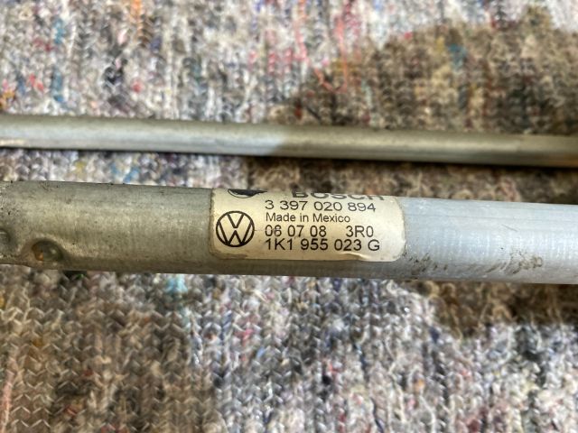 bontott VW GOLF V Első Ablaktörlő Szerkezet Motorral