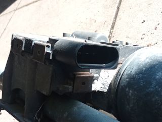 bontott VW GOLF V Első Ablaktörlő Szerkezet Motorral