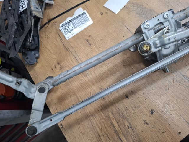 bontott VW GOLF V Első Ablaktörlő Szerkezet Motorral