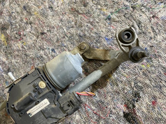 bontott VW GOLF V Első Ablaktörlő Szerkezet Motorral