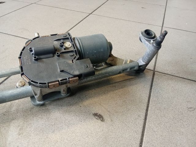 bontott VW GOLF V Első Ablaktörlő Szerkezet Motorral