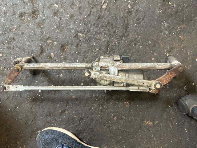 bontott VW GOLF V Első Ablaktörlő Szerkezet Motorral