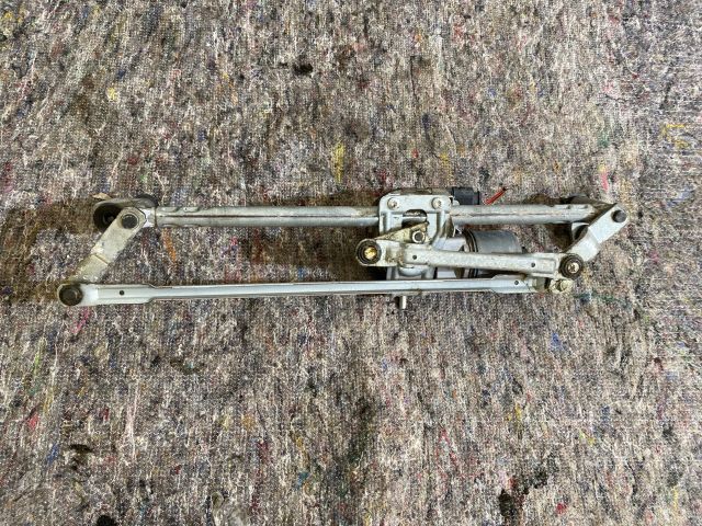 bontott VW GOLF V Első Ablaktörlő Szerkezet Motorral