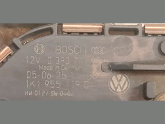 bontott VW GOLF V Első Ablaktörlő Szerkezet Motorral