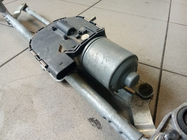 bontott VW GOLF V Első Ablaktörlő Szerkezet Motorral