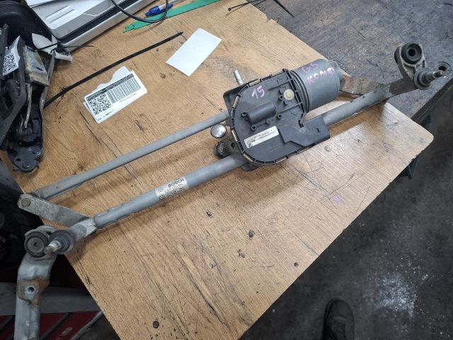 bontott VW GOLF V Első Ablaktörlő Szerkezet Motorral