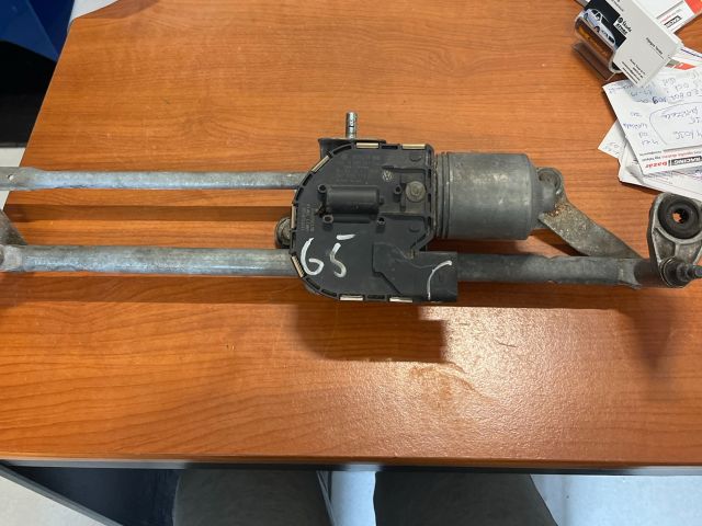 bontott VW GOLF V Első Ablaktörlő Szerkezet Motorral