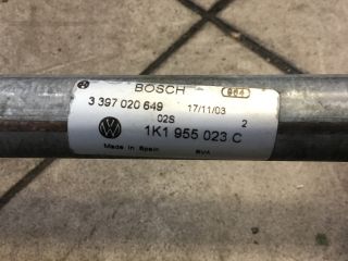 bontott VW GOLF V Első Ablaktörlő Szerkezet Motorral