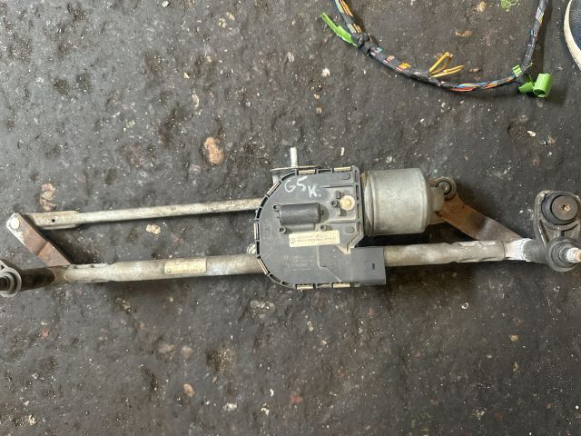 bontott VW GOLF V Első Ablaktörlő Szerkezet Motorral