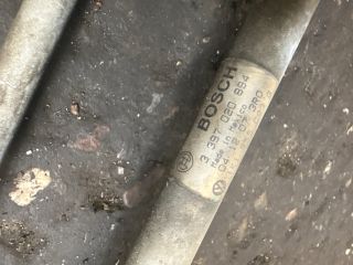 bontott VW GOLF V Első Ablaktörlő Szerkezet Motorral