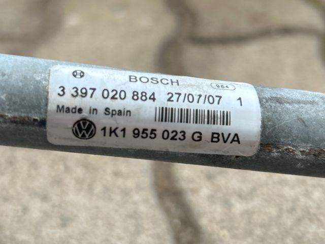 bontott VW GOLF V Első Ablaktörlő Szerkezet Motorral