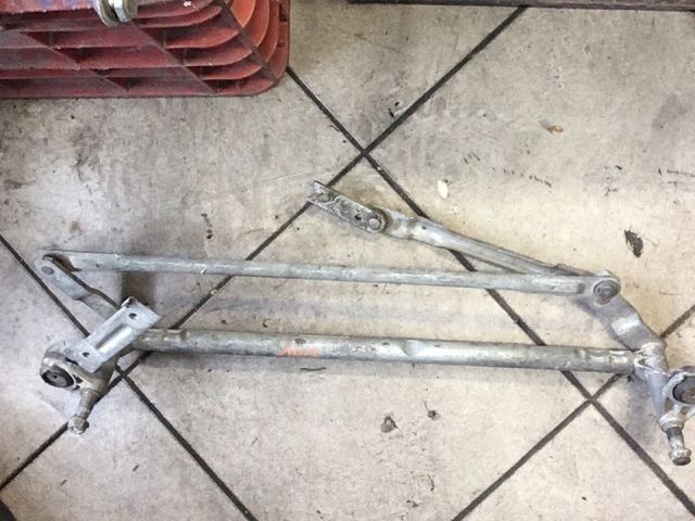 bontott VW GOLF V Első Ablaktörlő Szerkezet