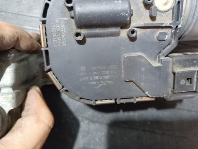 bontott VW GOLF V Első Ablaktörlő Szerkezet