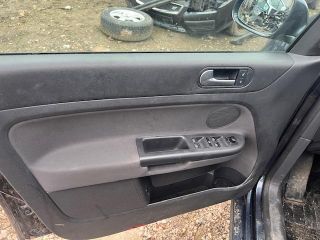 bontott VW GOLF V Első Ablaktörlő Szerkezet