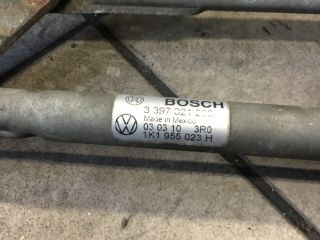 bontott VW GOLF V Első Ablaktörlő Szerkezet