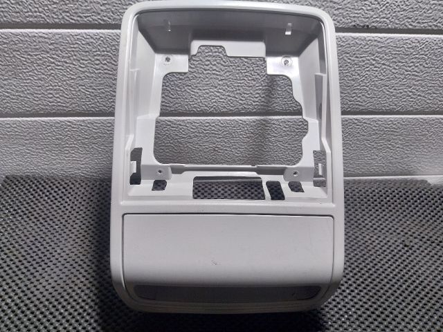 bontott VW GOLF V Első Beltér Világítás Keret