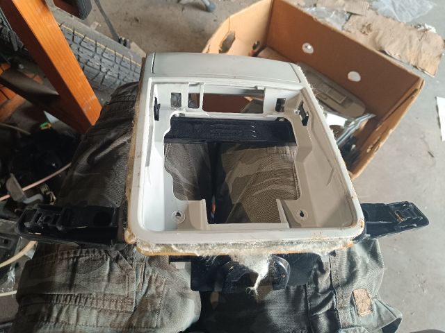 bontott VW GOLF V Első Beltér Világítás Keret