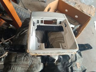 bontott VW GOLF V Első Beltér Világítás Keret