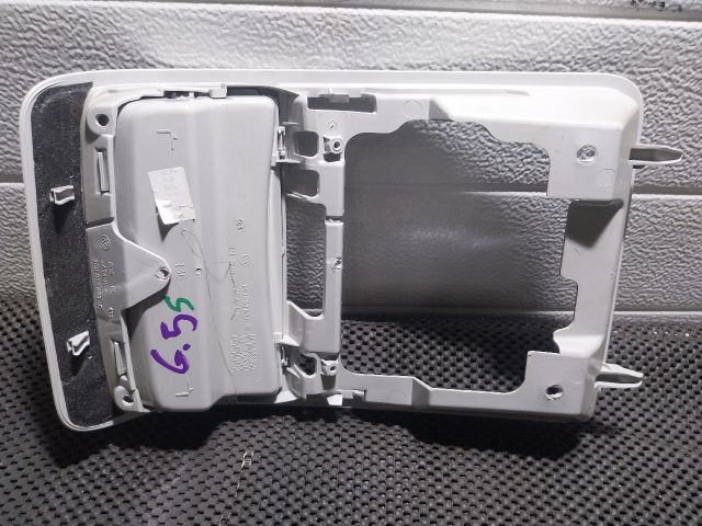 bontott VW GOLF V Első Beltér Világítás Keret