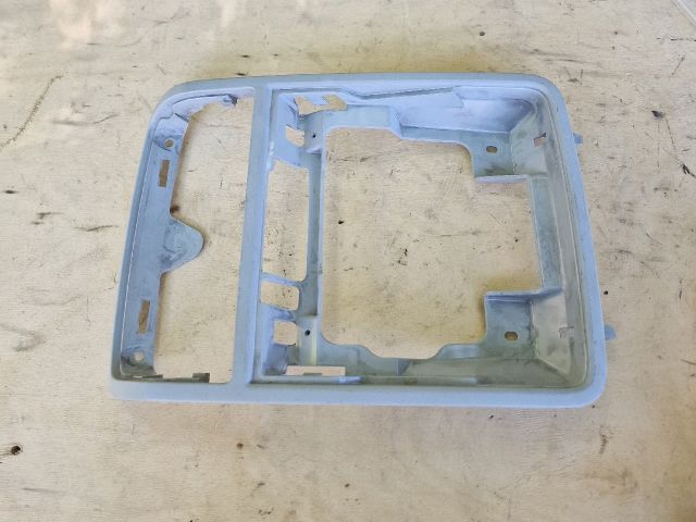 bontott VW GOLF V Első Beltér Világítás Keret