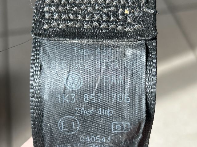 bontott VW GOLF V Első Biztonsági Öv Pár (Feszítővel)