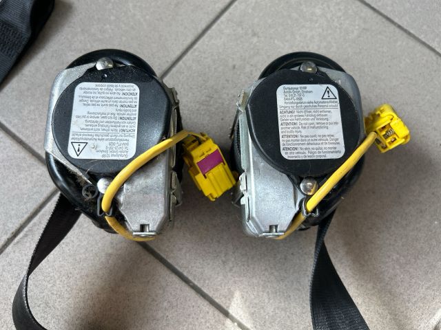 bontott VW GOLF V Első Biztonsági Öv Pár (Feszítővel)