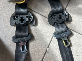 bontott VW GOLF V Első Biztonsági Öv Pár (Feszítővel)