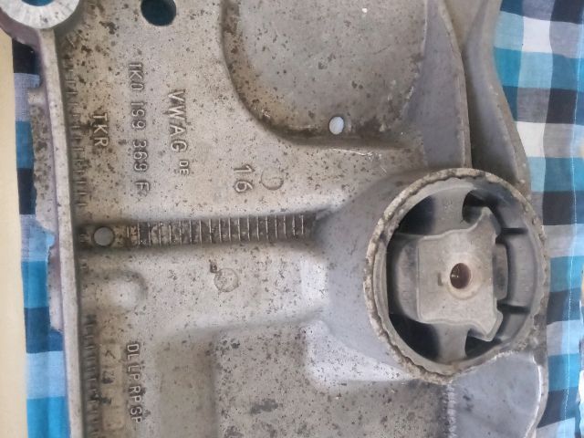 bontott VW GOLF V Első Bölcső