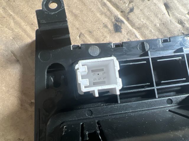 bontott VW GOLF V Első Hamutartó