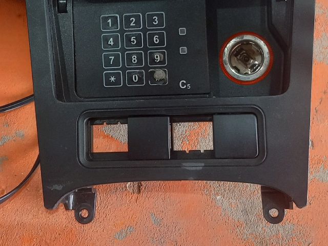 bontott VW GOLF V Első Hamutartó