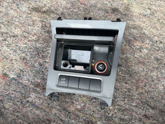 bontott VW GOLF V Első Hamutartó