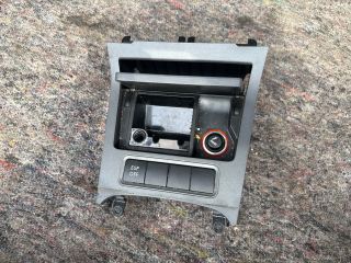 bontott VW GOLF V Első Hamutartó