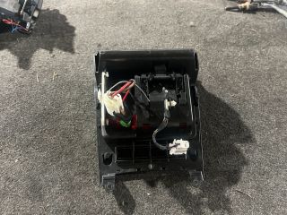 bontott VW GOLF V Első Hamutartó