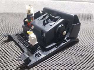 bontott VW GOLF V Első Hamutartó