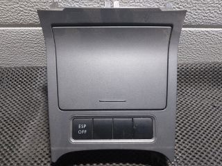 bontott VW GOLF V Első Hamutartó