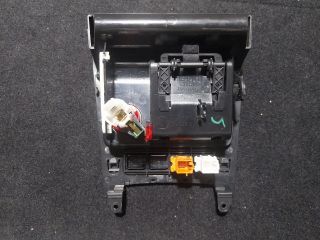 bontott VW GOLF V Első Hamutartó