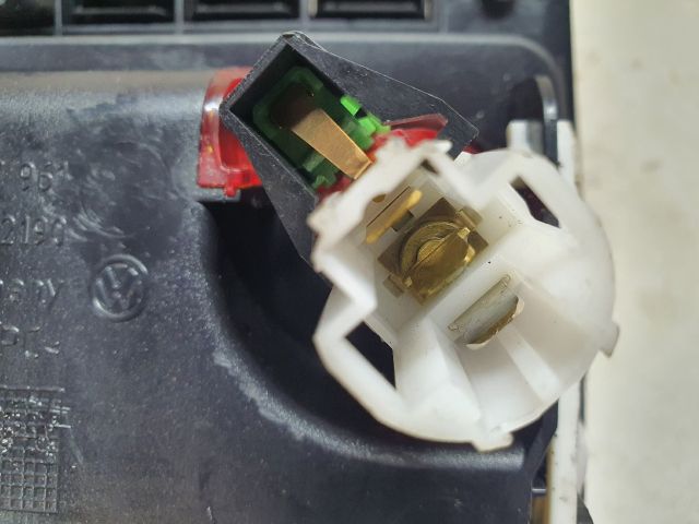 bontott VW GOLF V Első Hamutartó