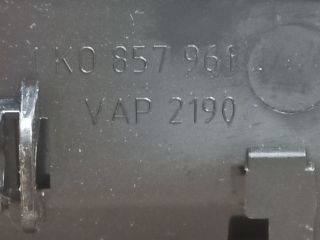 bontott VW GOLF V Első Hamutartó