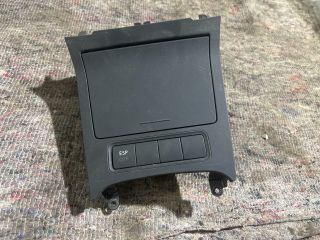 bontott VW GOLF V Első Hamutartó