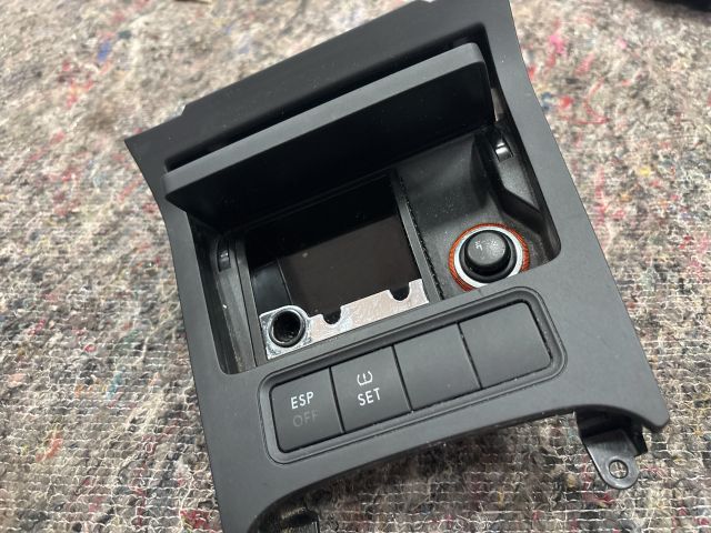 bontott VW GOLF V Első Hamutartó