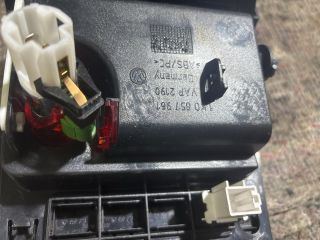 bontott VW GOLF V Első Hamutartó