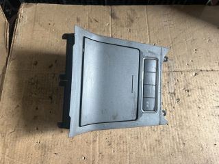 bontott VW GOLF V Első Hamutartó