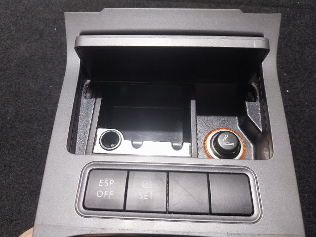 bontott VW GOLF V Első Hamutartó