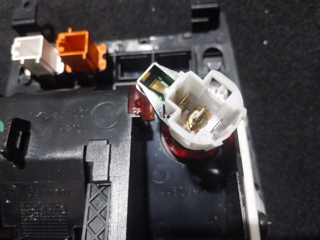 bontott VW GOLF V Első Hamutartó