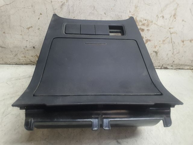 bontott VW GOLF V Első Hamutartó